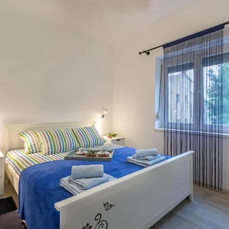 Modern And Bright With Terrace And Garden 公寓 *